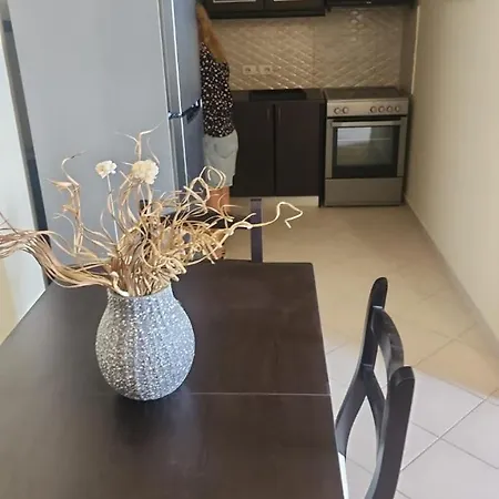 شقة Apartament Gega ساراندا